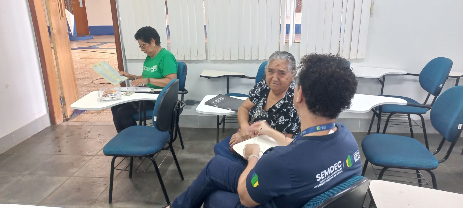  trabalho também incluiu orientação individual para auxiliar os moradores na organização e entrega da documentação exigida