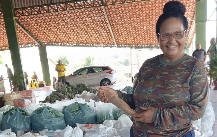 Cláudia é uma das produtoras atendidas pelo Programa de Transporte da Produção Rural