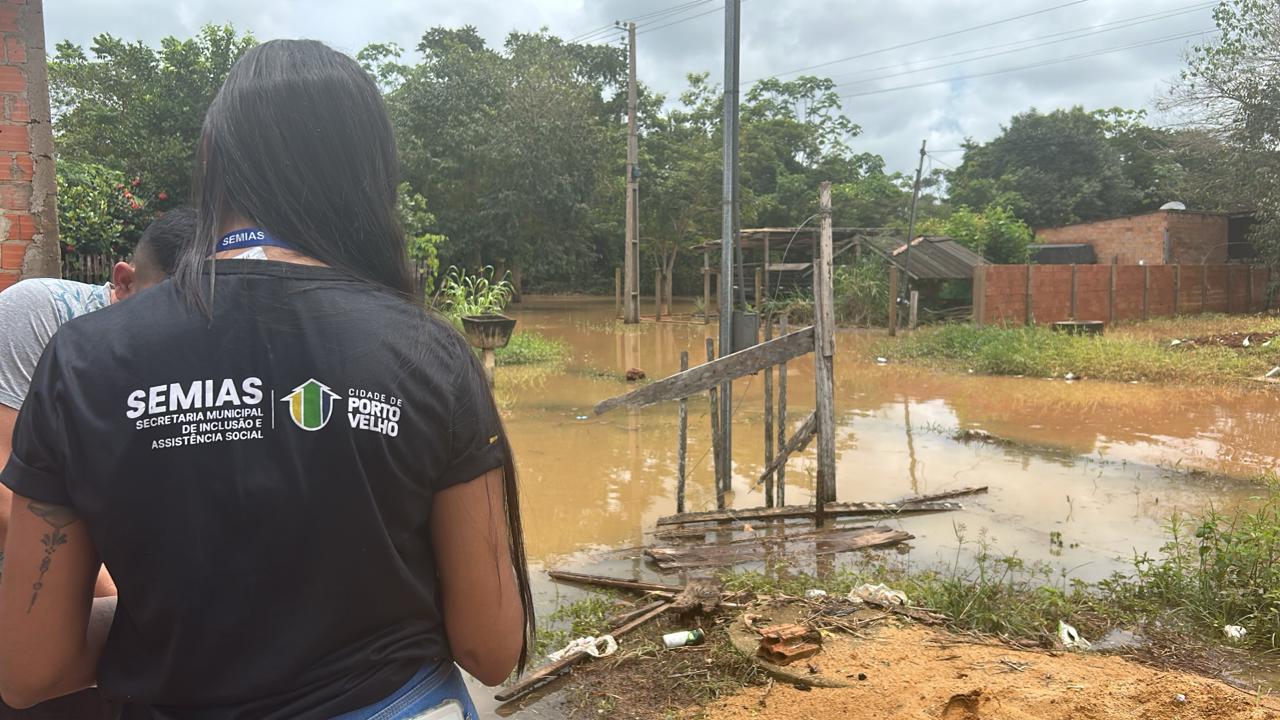 Ação de emergência atendeu cerca de 30 famílias no bairro Monte Sinai, na zona Sul da capital