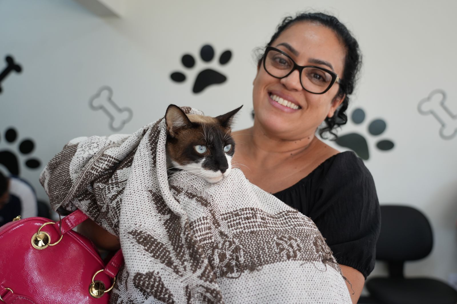 Rosandra Santos levou seu gato, “Frederico”, para atendimento veterinário