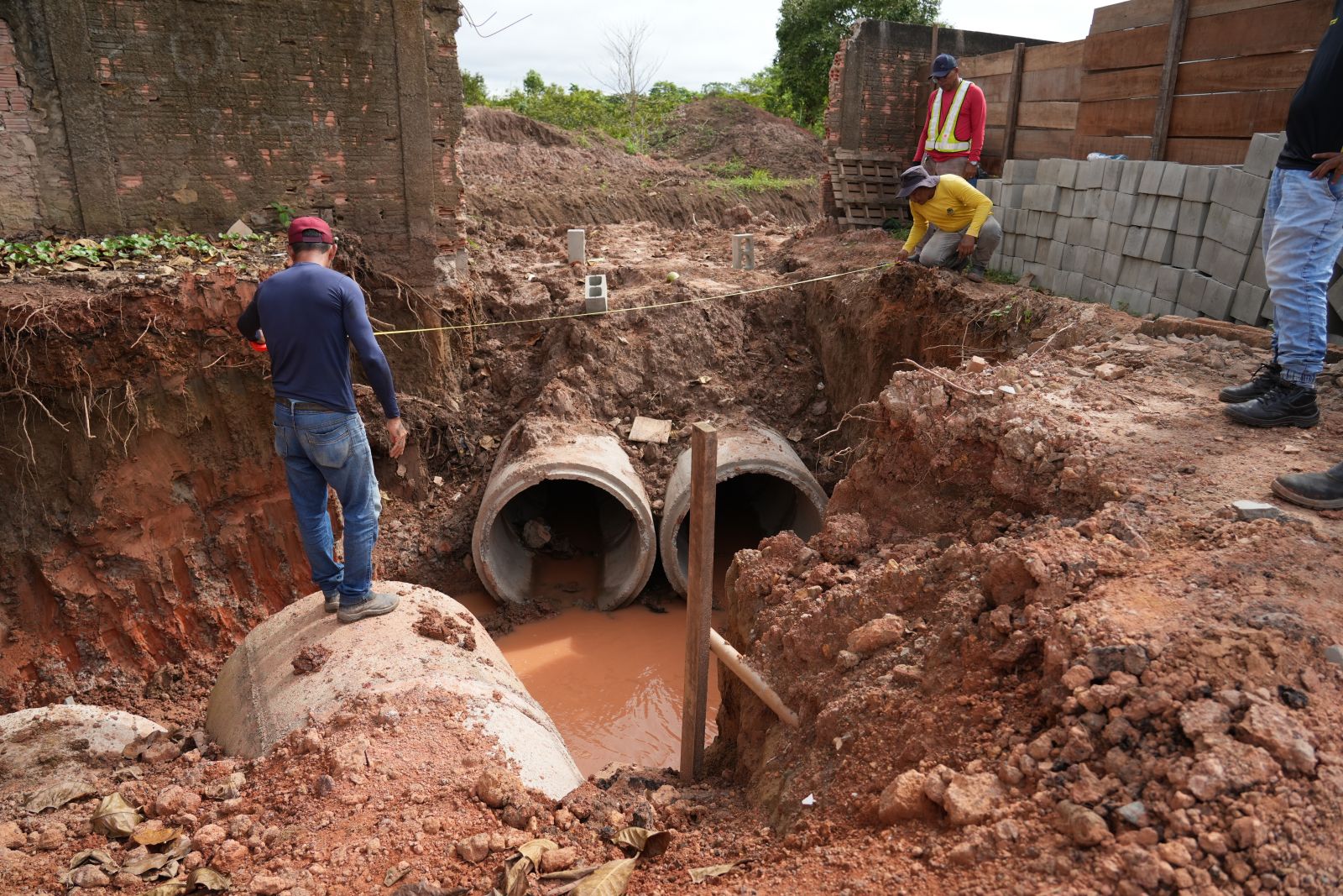 Reportagem acompanhou alguns dos serviços executados de forma simultânea na zona Norte da capital