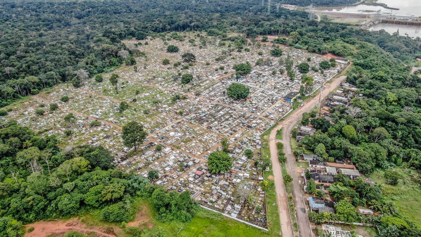 Cemitério Santo Antônio foi construído em 1975 e possui mais de 95 mil sepulturas