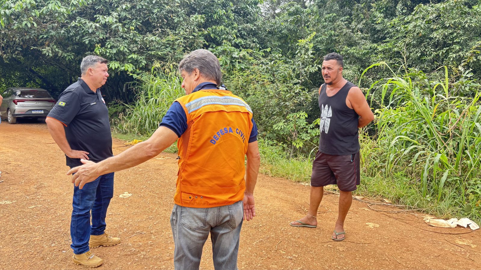 Moradores da região, como o marinheiro José Cláudio, elogiam a presença constante das equipes no local