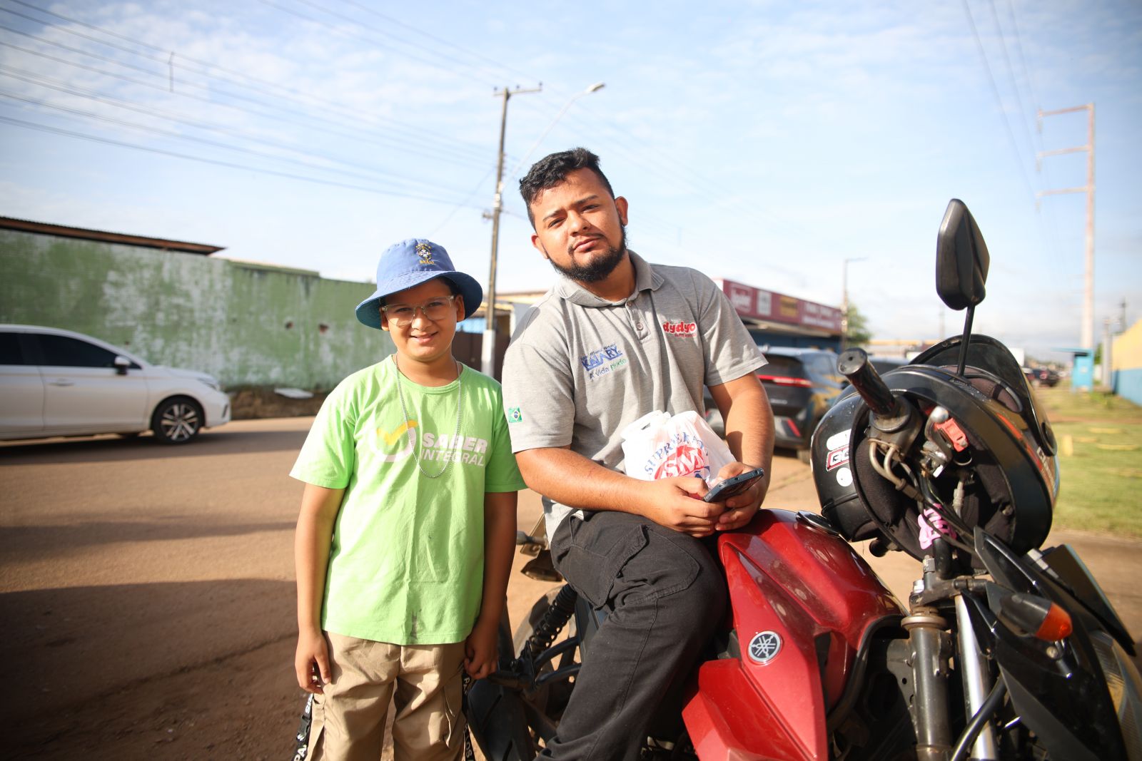 Carlos Eduardo, que leva o enteado para a aula, relatou que a organização facilitou o trajeto