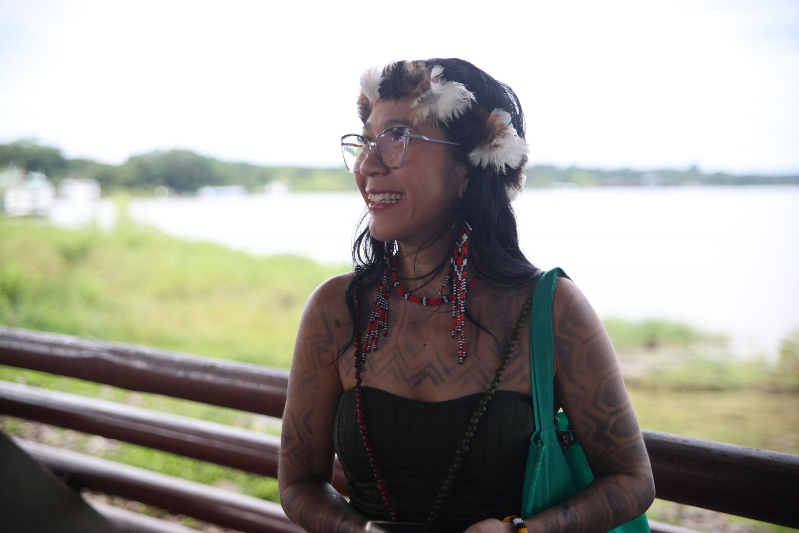 Pertencente à etnia Tsiã Puyanawa, a indígena Aga Maria dos Santos traz essa simbologia para o Carnaval 