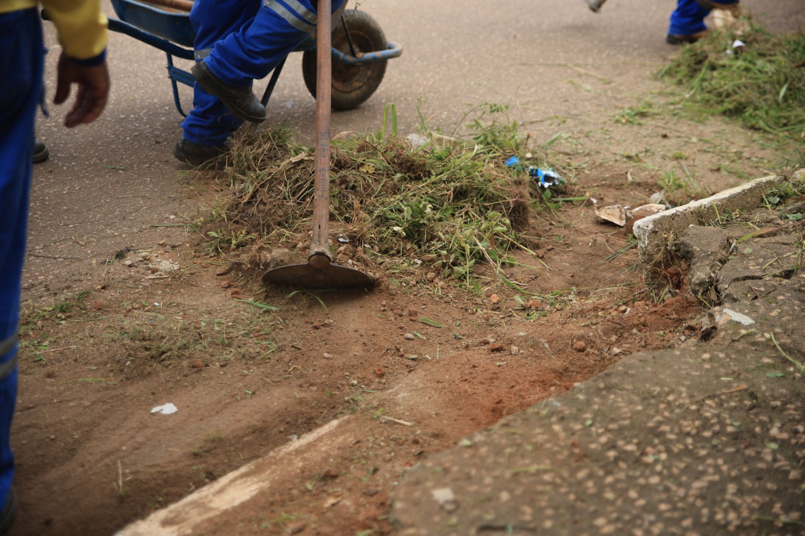 A proposta também contribui para reduzir a reincidência criminal ao oferecer oportunidades reais de trabalho e convivência social
