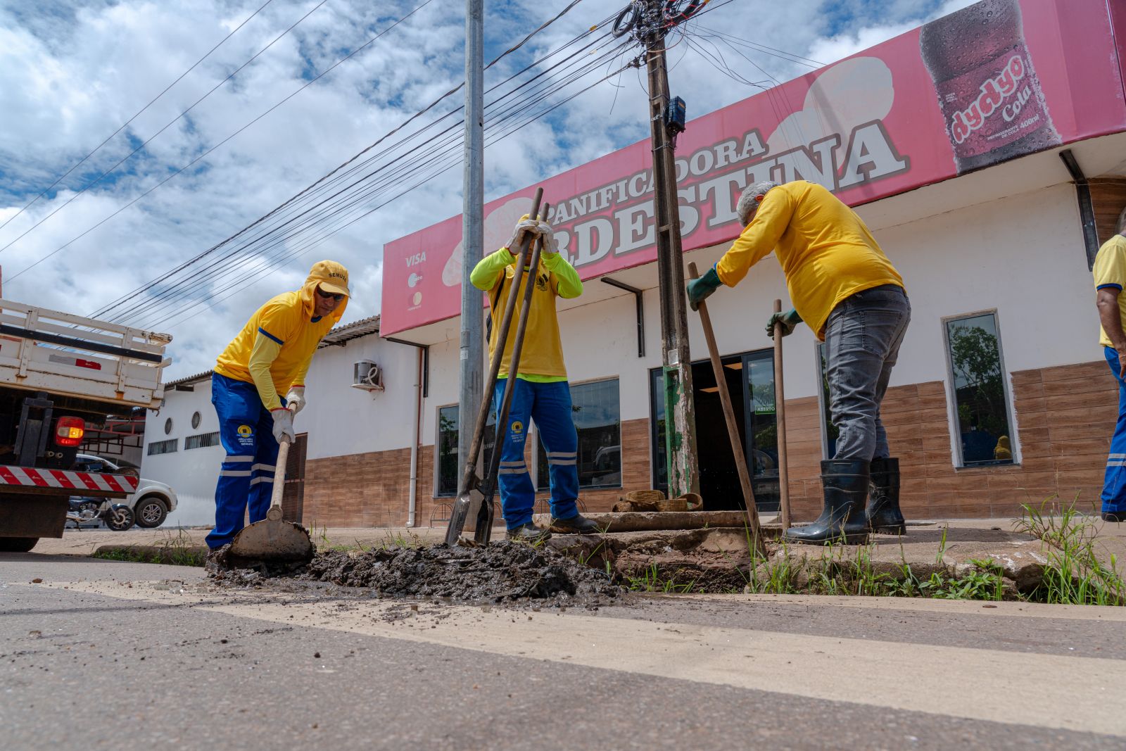 Só neste ano, já foram mais de 360 metros de valas desobstruídas