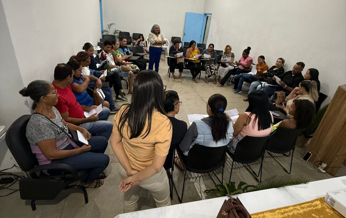 O  tem como objetivo proporcionar a crianças e adolescentes, afastados temporariamente de suas famílias por medida protetiva