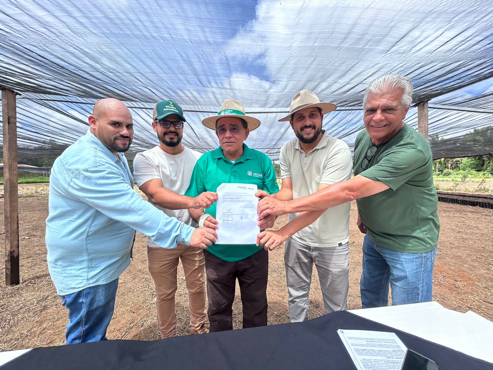 A Semagric implantou uma estufa de aproximadamente 750 metros quadrados para produção das mudas