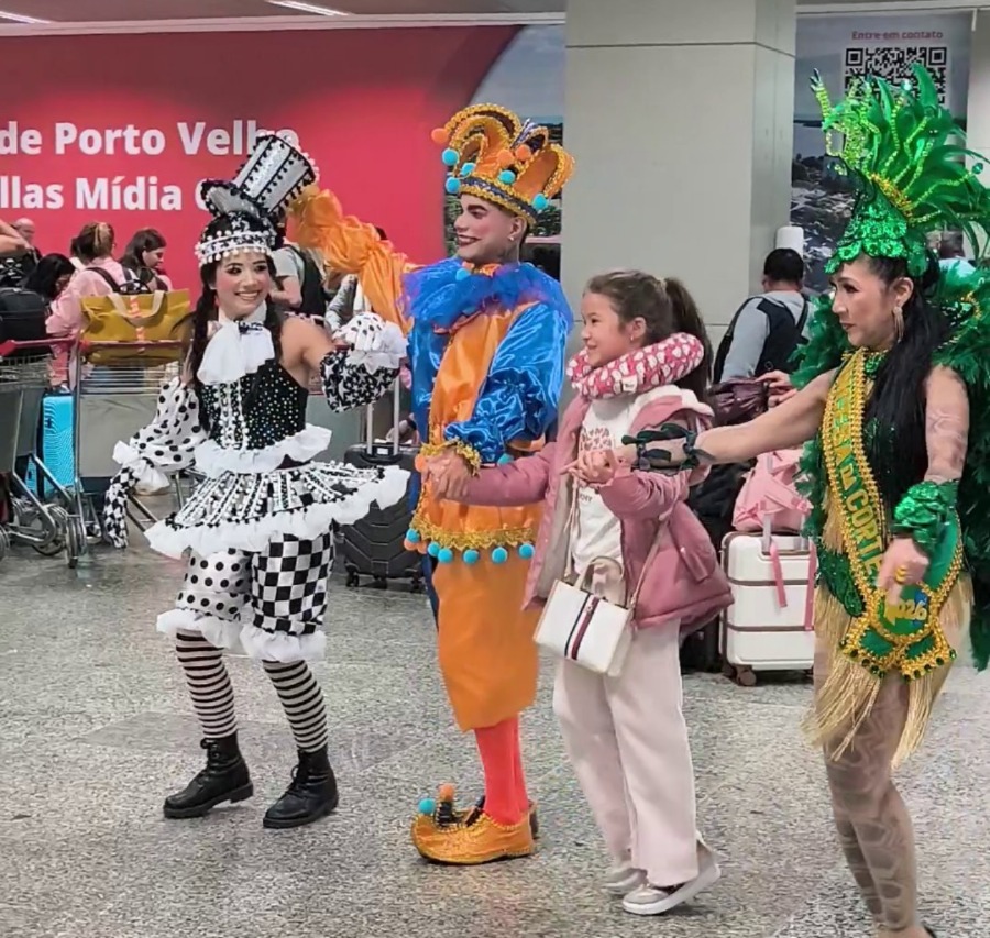 Integrantes da corte interagiram com o público