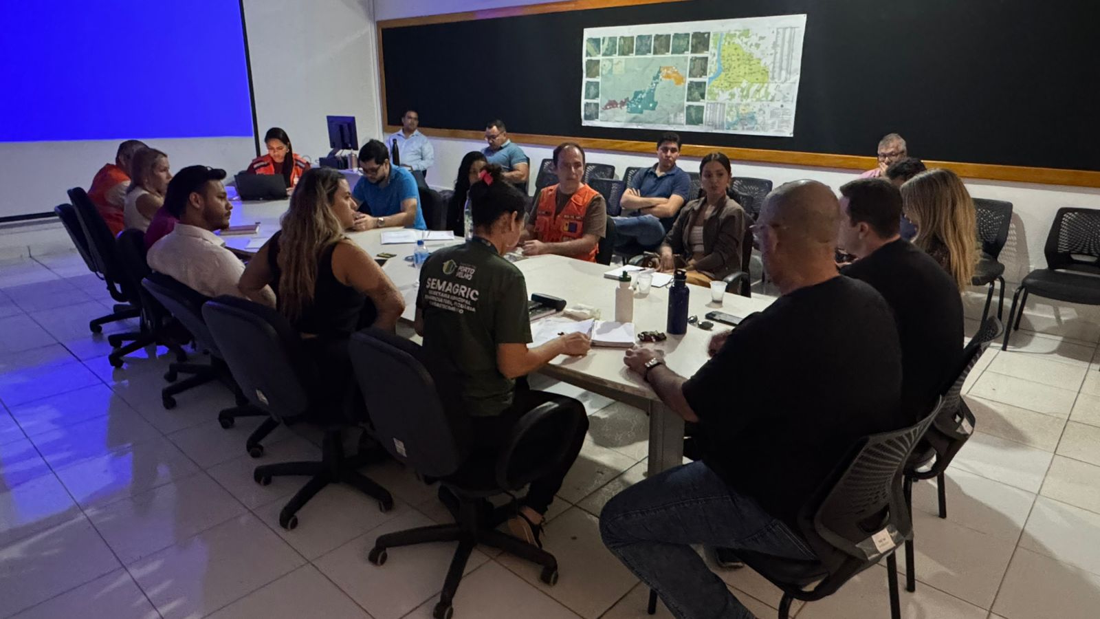 Foram apresentados dados atualizados sobre o nível do Rio Madeira e os impactos que a enchente e a seca podem causar