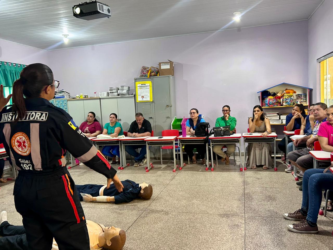 Iniciativa orienta equipes escolares sobre como agir em situações de emergência